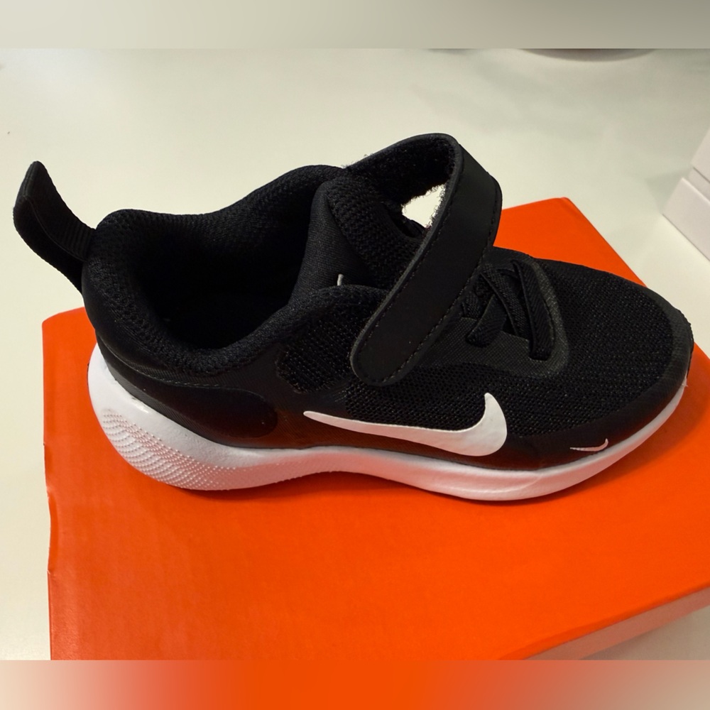 NEW - Nike Kids Black Sneakers